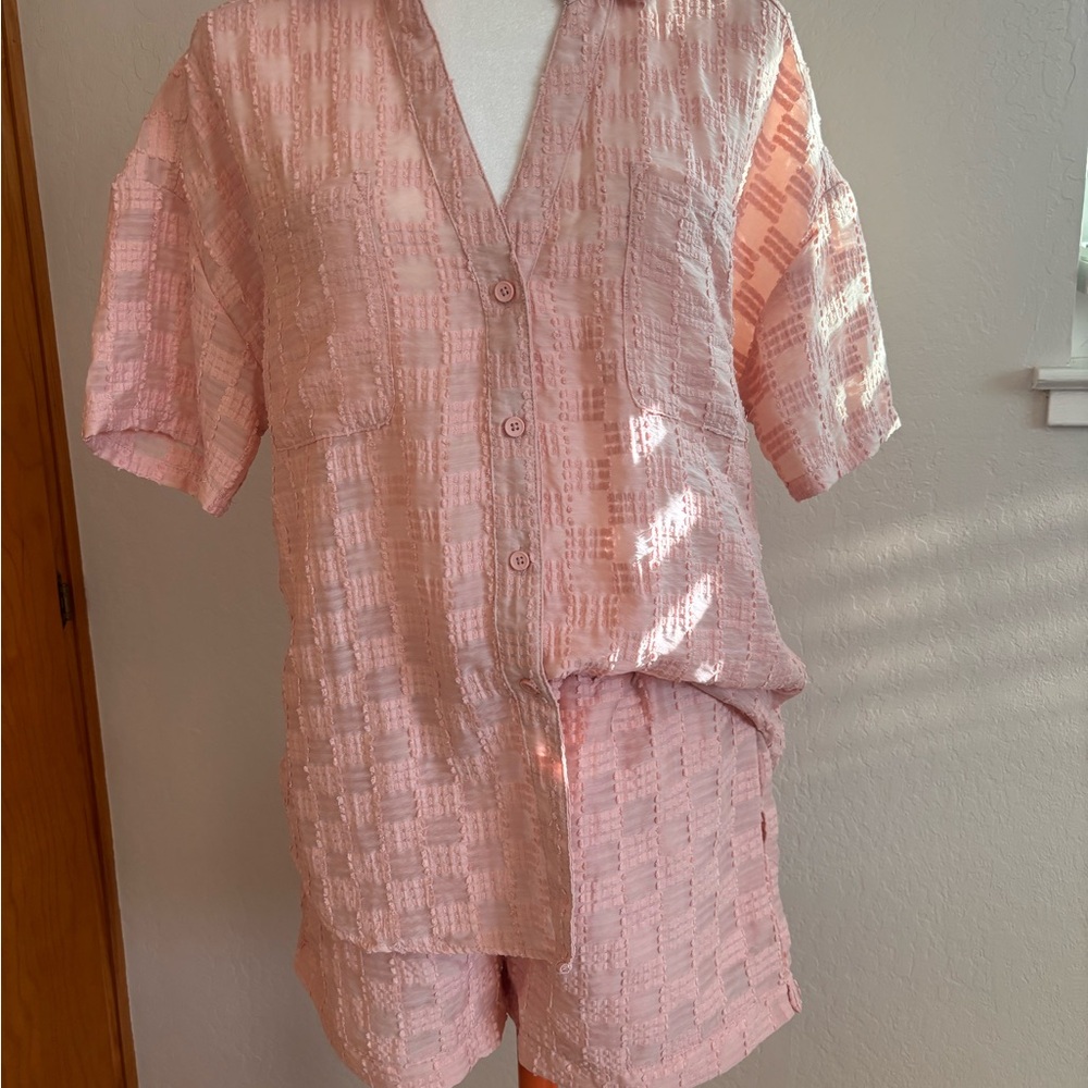 Pink Textured Women's Shorts Set
